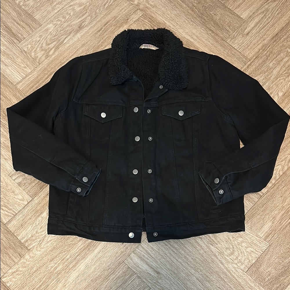 Vintage Women's Black Jean Jacket with Sherpa Collar & Lining